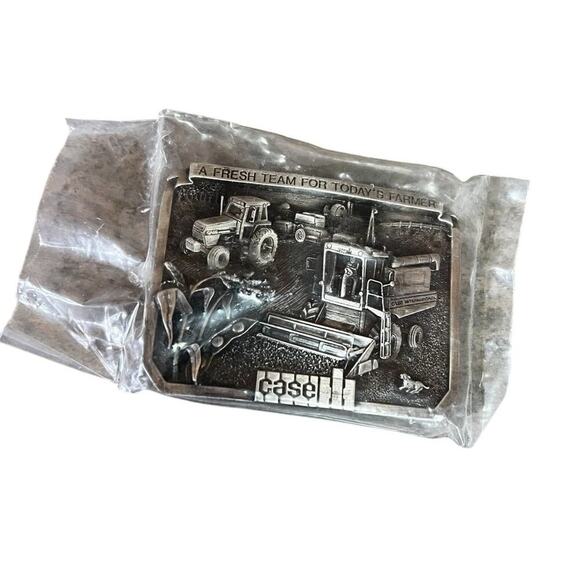 Case IH Belt buckle, 1985, First buckle under new Case International name - Picture 3 of 5